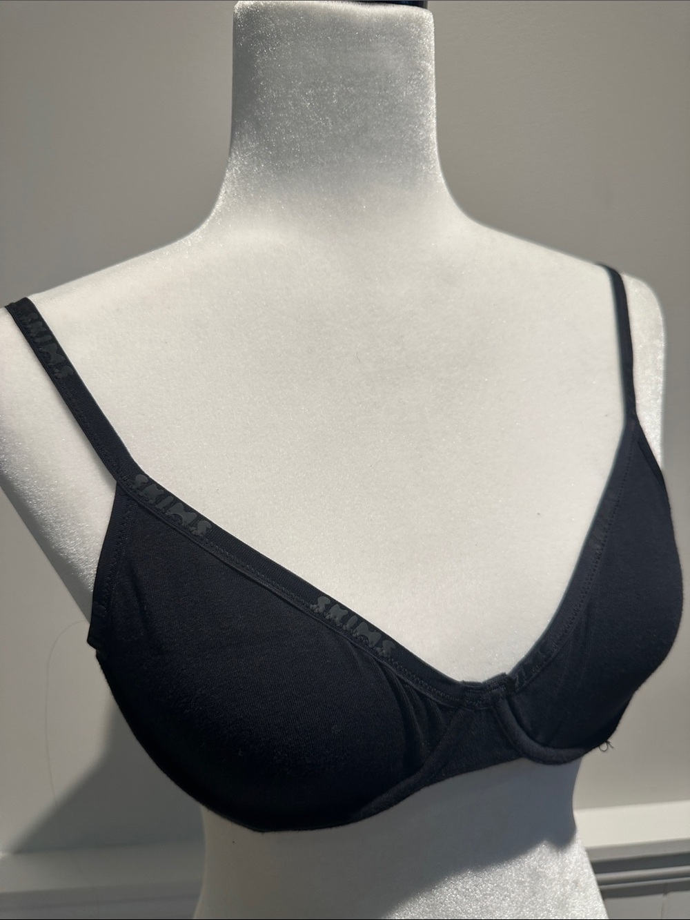 SKIMS Black underwire Bra Size 34B - Cotton